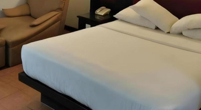 Hotel K77 Dumai Εξωτερικό φωτογραφία